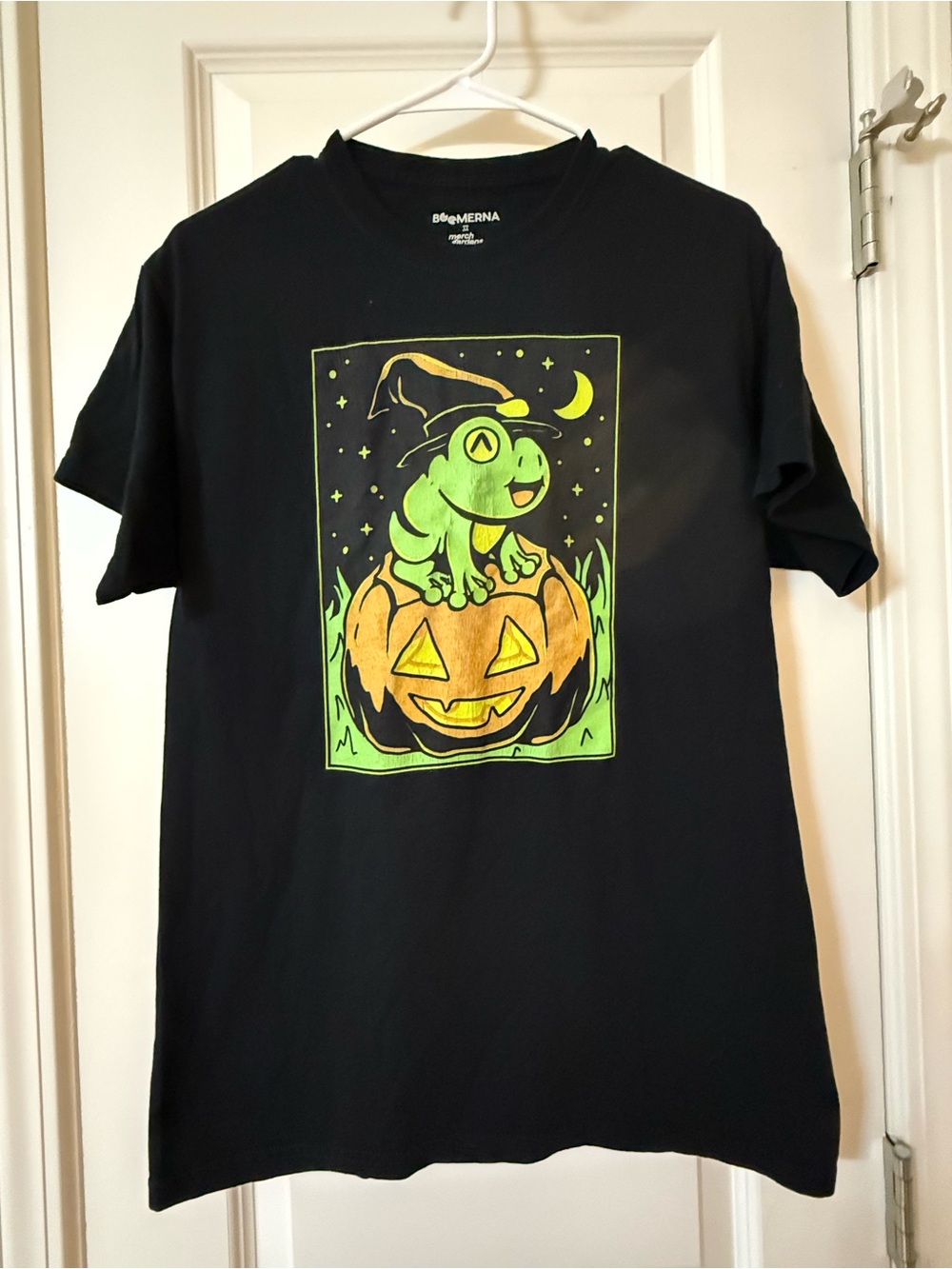 Official BoomerNA Frog Halloween T-Shirt Size Medium